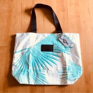 Aloha Collection Splash / Water Proof Day Tripper tote bag